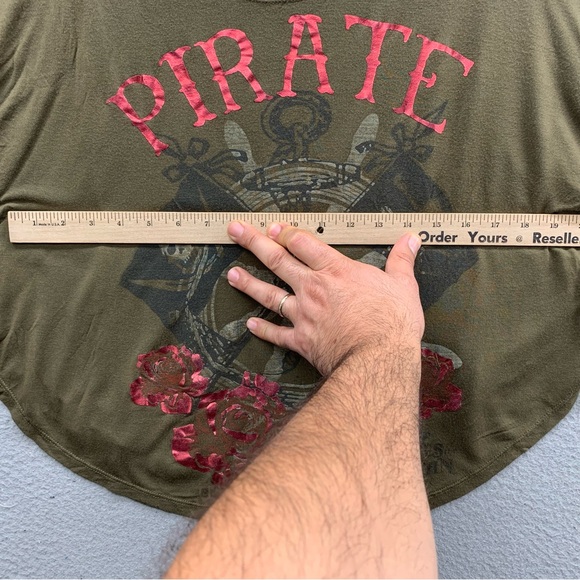 Disneyland Resort Parks Pirates Of The Caribbean Women’s M Batwing T-Shirt Top - Picture 3 of 11